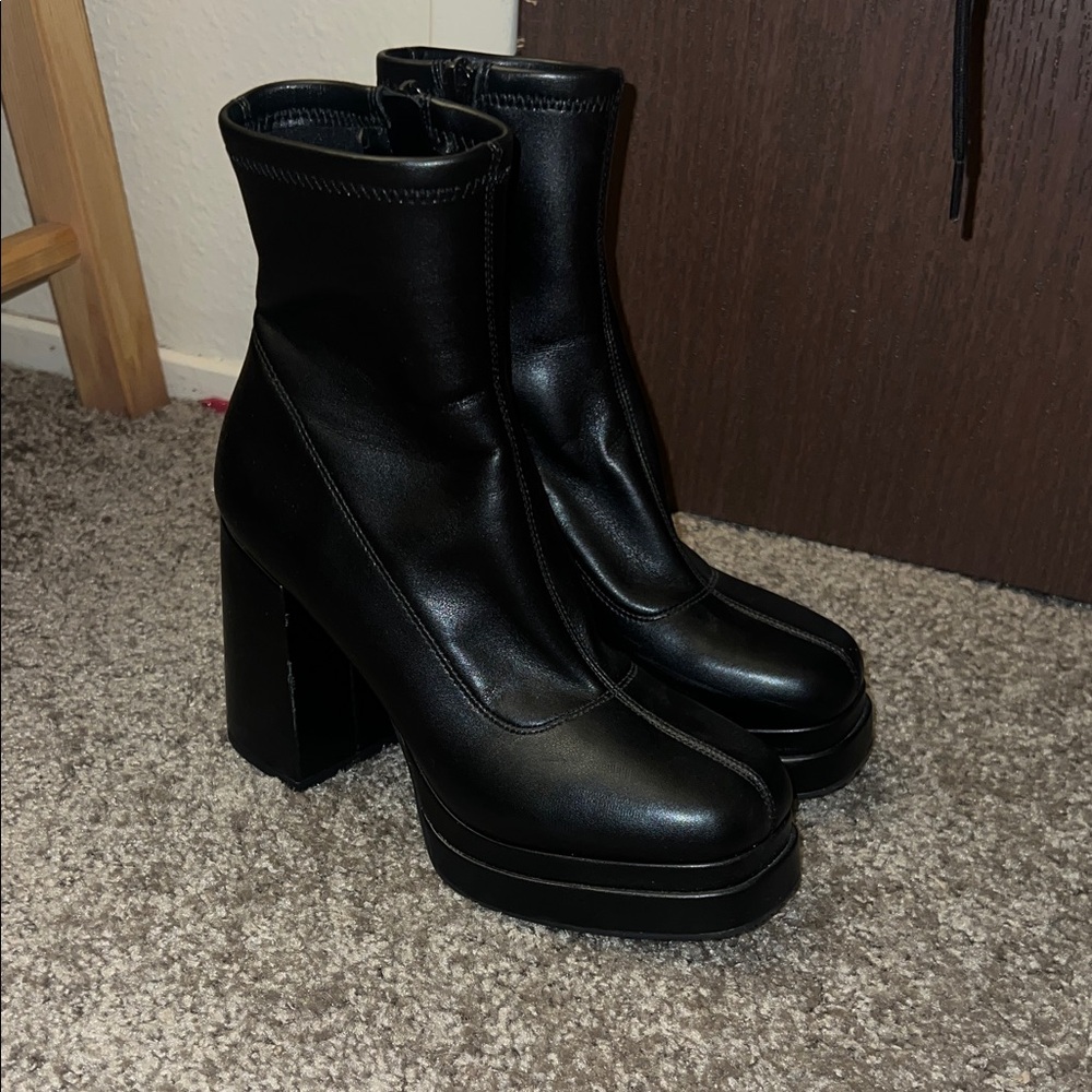 Chunky Heeled Black Women's Ankle Boots